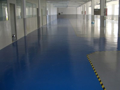 耐磨地板漆会在过于干燥的房间里释放水分